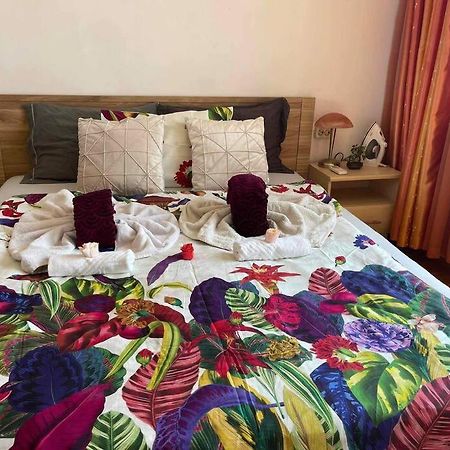 Beachfront Gem In Varna Center Екстер'єр фото