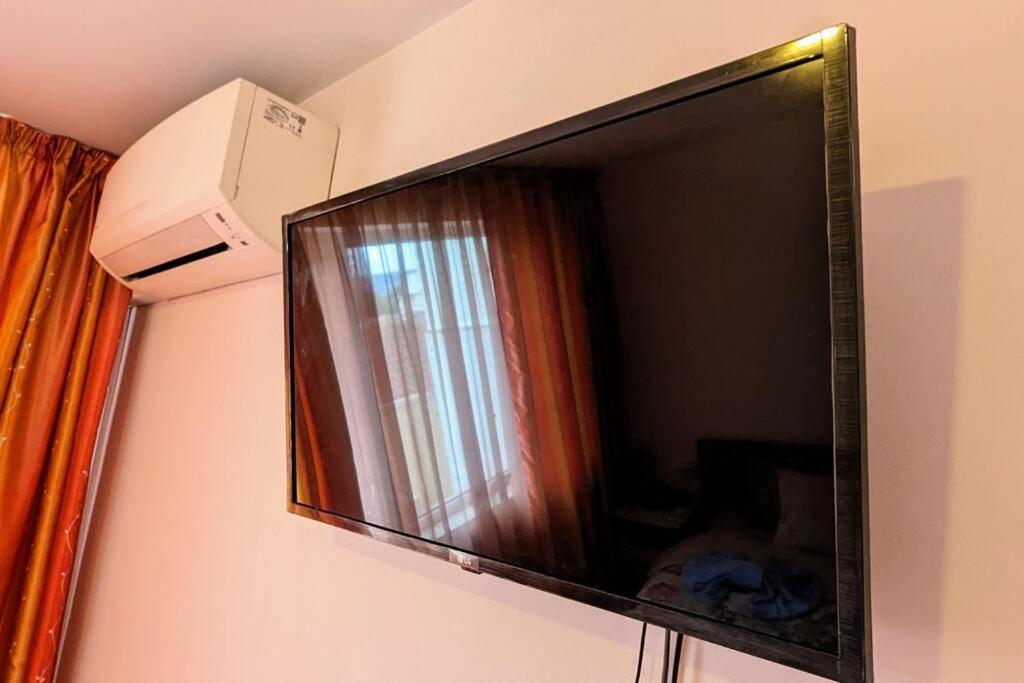 Beachfront Gem In Varna Center Екстер'єр фото