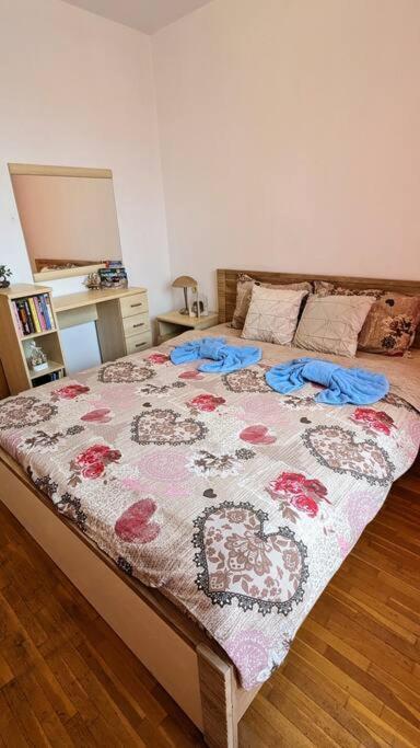 Beachfront Gem In Varna Center Екстер'єр фото