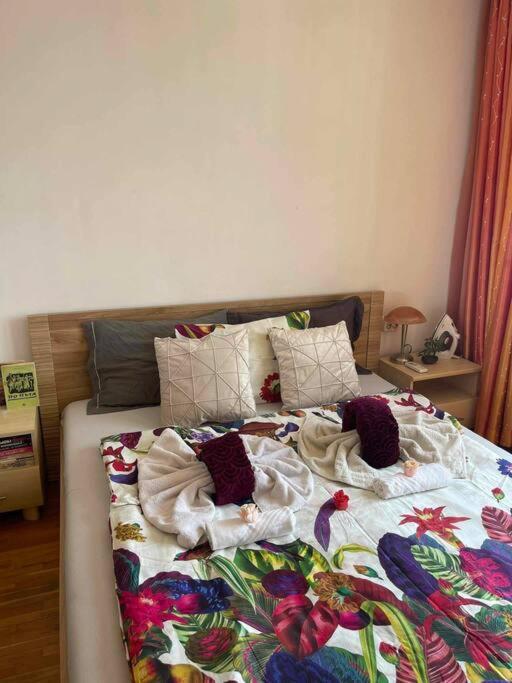 Beachfront Gem In Varna Center Екстер'єр фото